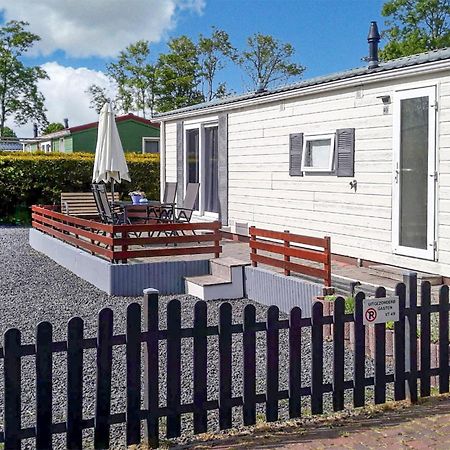 3 Bedroom Stunning Stacaravan In Tzummarum 외부 사진