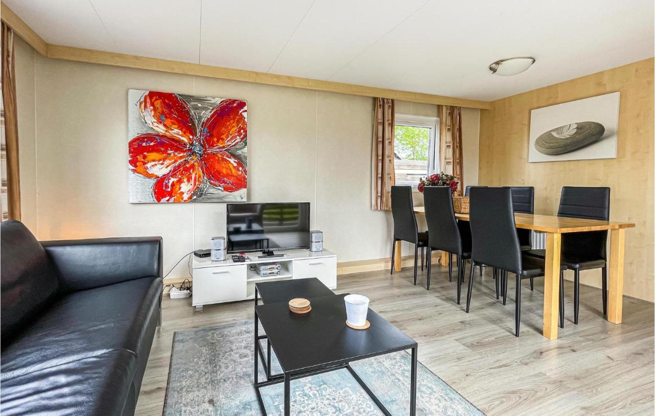 3 Bedroom Stunning Stacaravan In Tzummarum 외부 사진