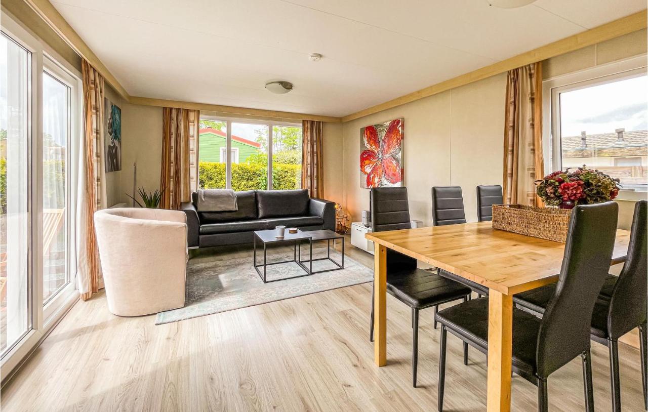 3 Bedroom Stunning Stacaravan In Tzummarum 외부 사진