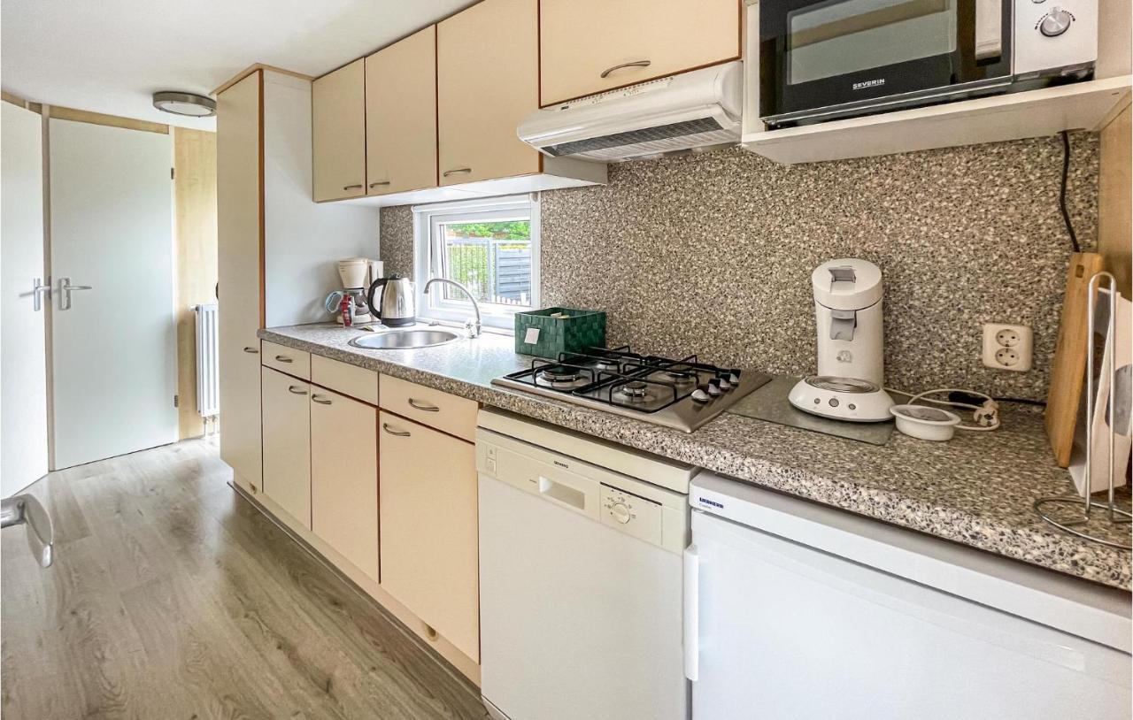 3 Bedroom Stunning Stacaravan In Tzummarum 외부 사진