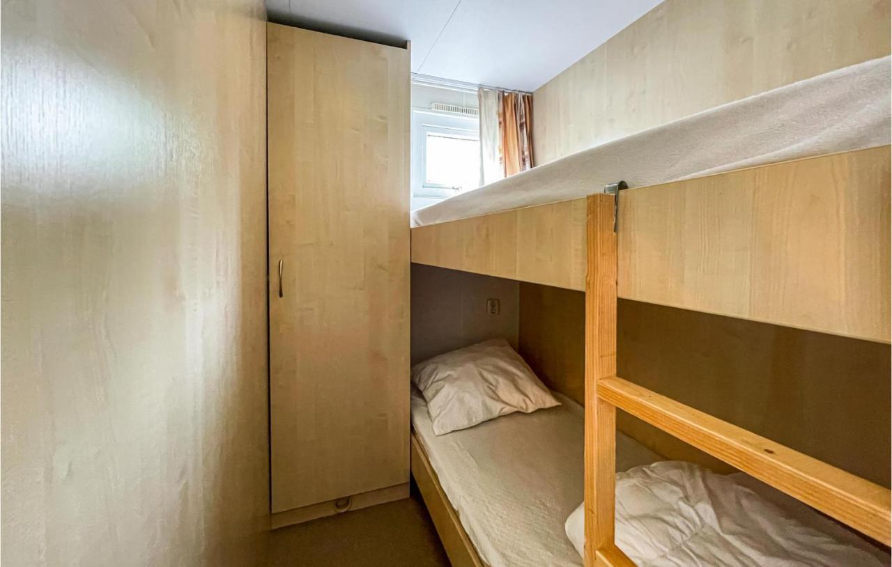 3 Bedroom Stunning Stacaravan In Tzummarum 외부 사진